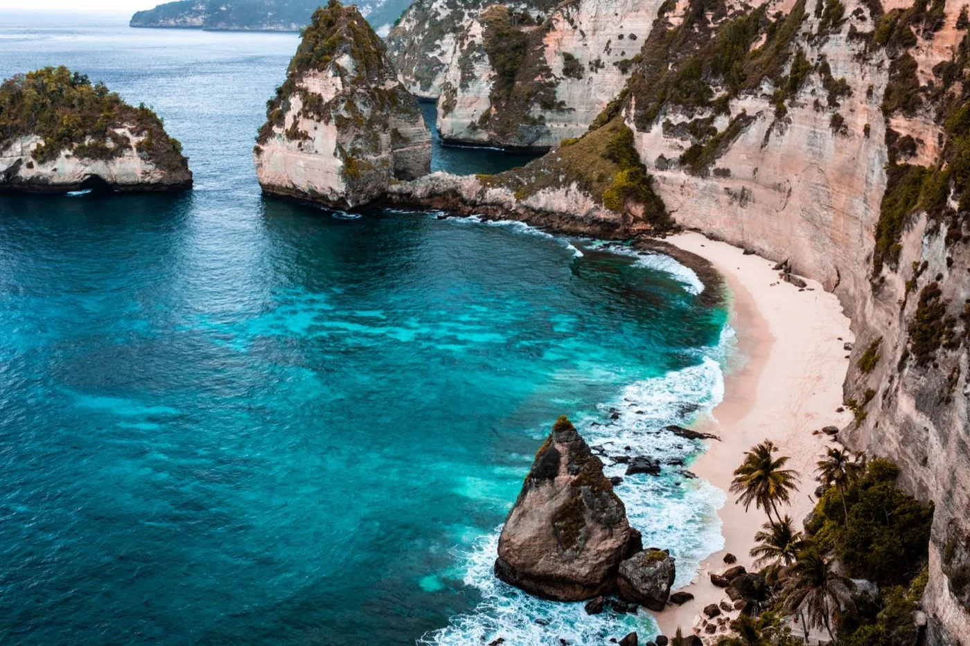 Turquoise water and cliffs on the Bali coast